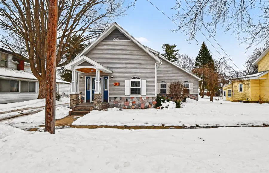 224 Pleasant Avenue Se, Caledonia, MI 49316 - #2