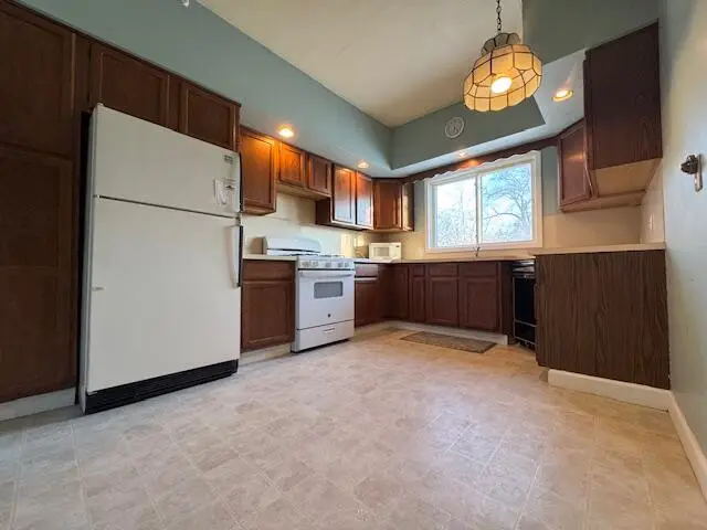 329 W Forest Avenue, Muskegon, MI 49441 - #3