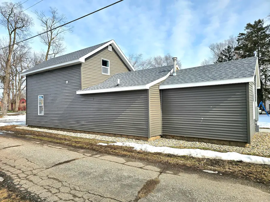 108 E Murray Avenue, White Pigeon, MI 49099 - #3