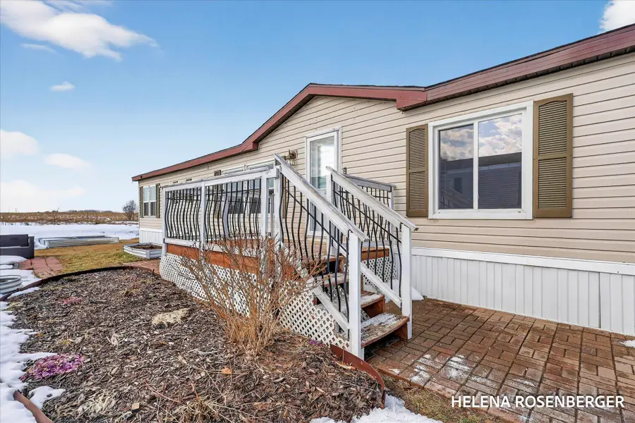 1815 Daisy Lane, Kent City, MI 49330 - #2