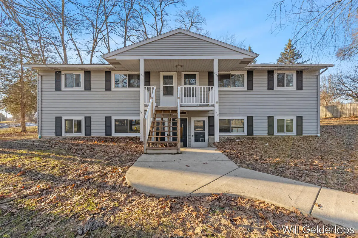 1211 60th Street Se, Kentwood, MI 49508 - #1