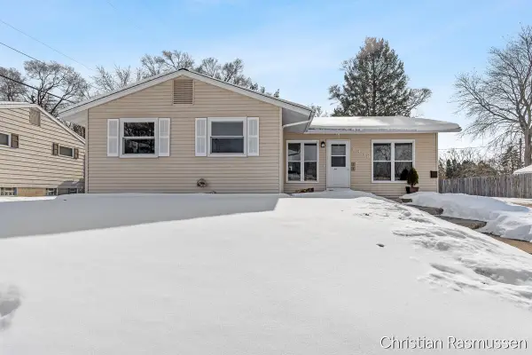 4338 Northgate Drive Ne, Grand Rapids, MI 49525