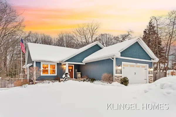 14507 Lakeshore Drive, Grand Haven, MI 49417