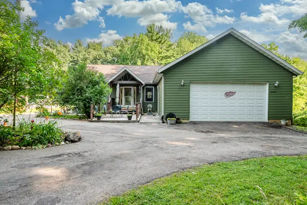 3045 Little Glendora Road, Buchanan, MI 49107