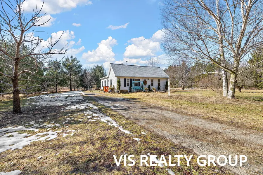 8775 Nugent Avenue Ne, Rockford, MI 49341 - #3