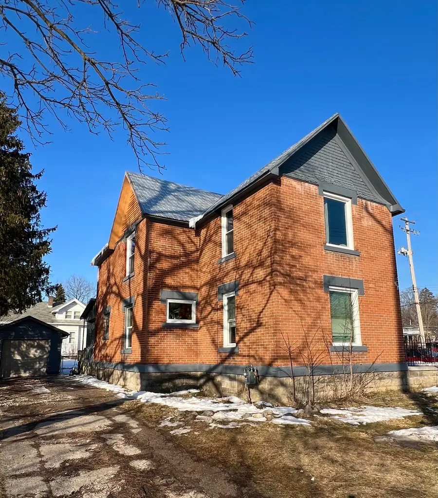 302 W Lincoln Avenue, Ionia, MI 48846 - #2