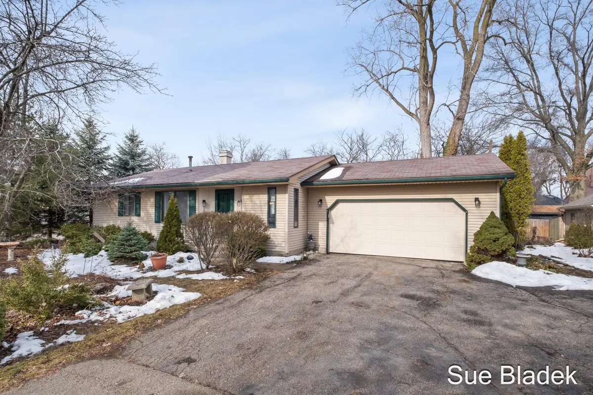 2645 Cascade Road Se, Grand Rapids, MI 49506 - #1