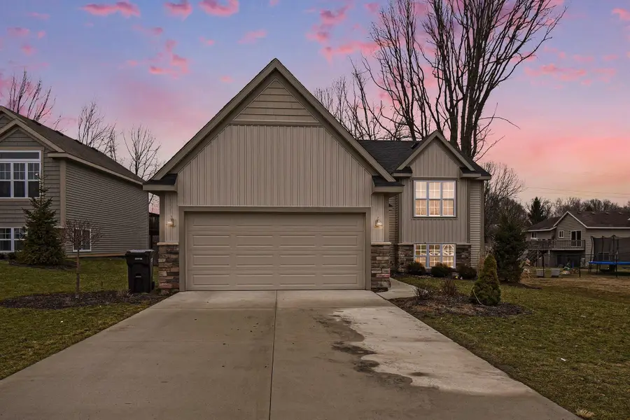 3497 Breezewood Court Se, Kentwood, MI 49512 - #2