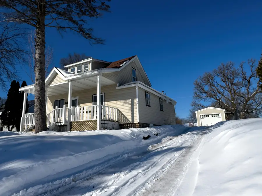 544 W Upton Avenue, Reed City, MI 49677 - #2