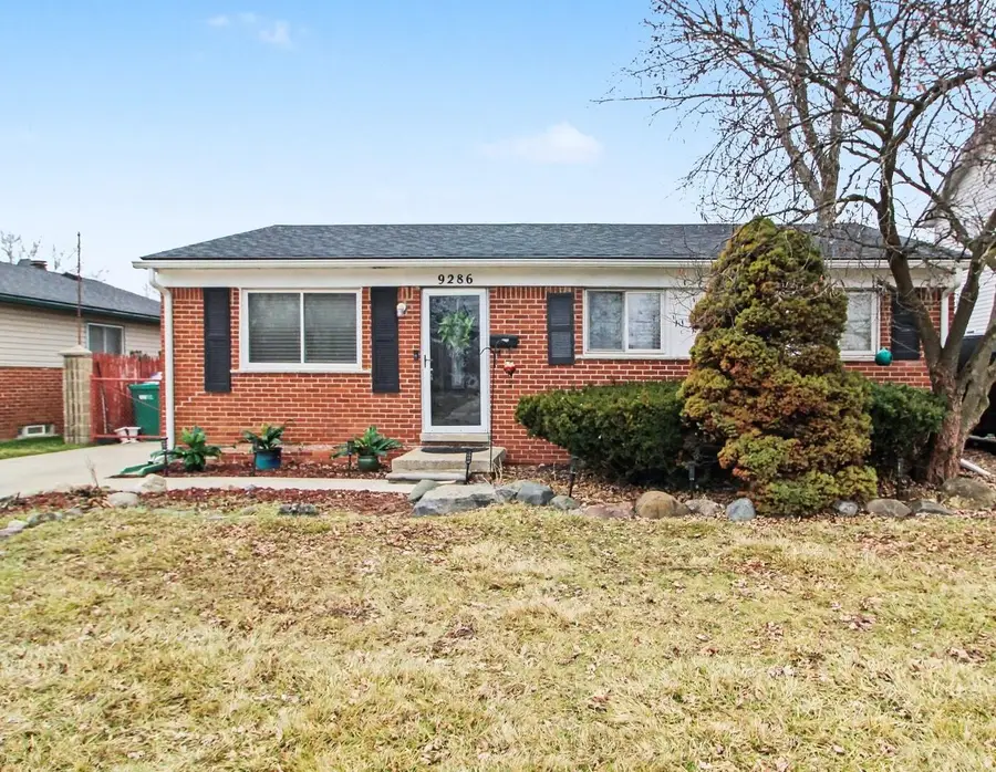 9286 Chamberlain Street, Romulus, MI 48174 - #2