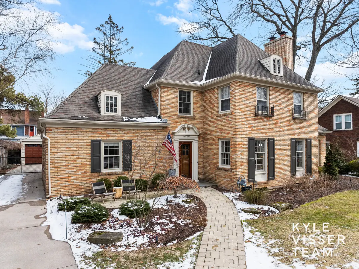 958 Pinecrest Avenue Se, East Grand Rapids, MI 49506 - #1