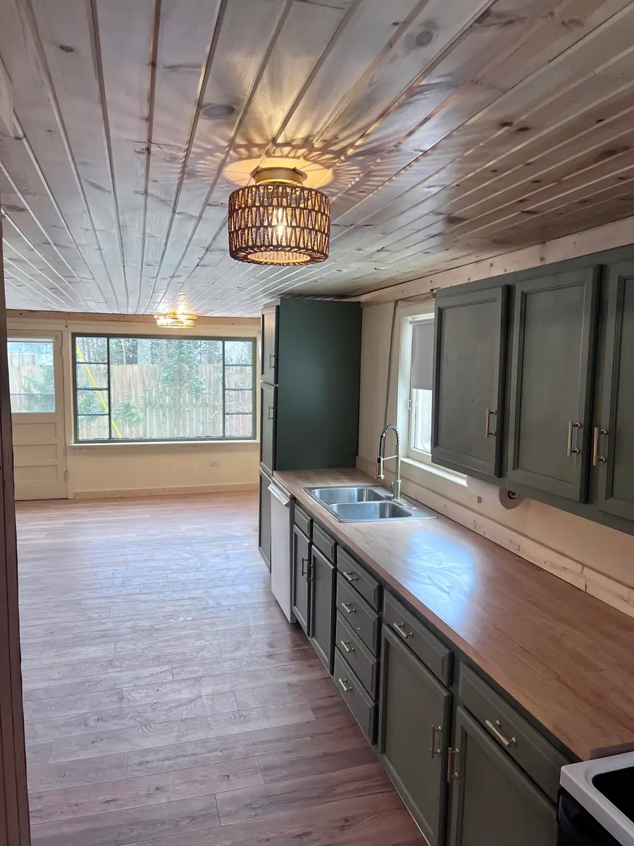 1478 E Gardner Avenue, Newaygo, MI 49337 - #3