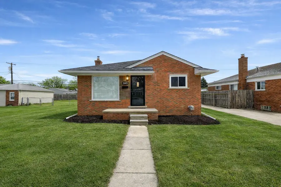 23029 Beverly Street, Saint Clair Shores, MI 48082 - #2