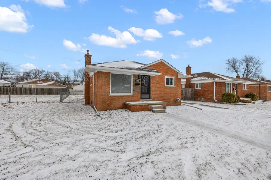 23029 Beverly Street, Saint Clair Shores, MI 48082 - #3