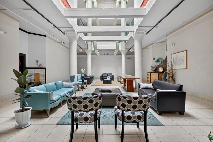 109 W Washington Avenue #3, Jackson, MI 49201 - #3