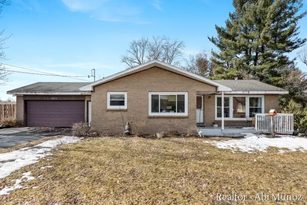 9211 Alpine Avenue Nw, Sparta, MI 49345