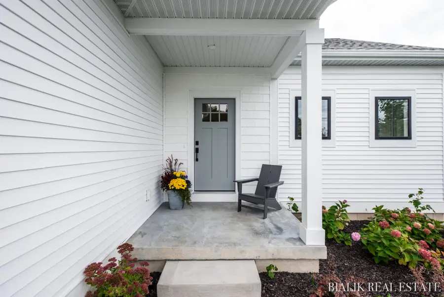 594 Sun Vale Lane, Grandville, MI 49418 - #3