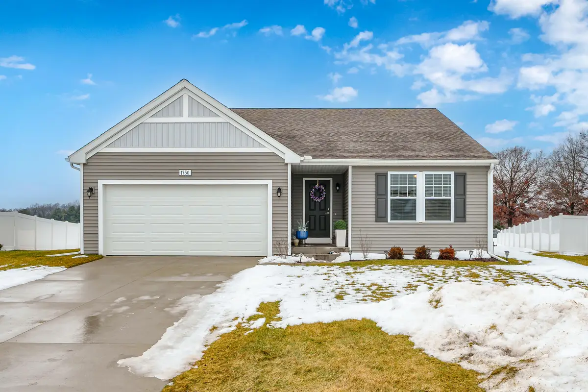 1750 Burr Pond Lane, Vicksburg, MI 49097 - #1