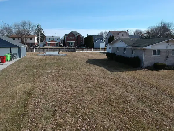 37500 Lakeville Street, Harrison Township, MI 48045