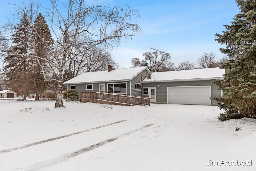 274 W Barton Street, Newaygo, MI 49337 - #2
