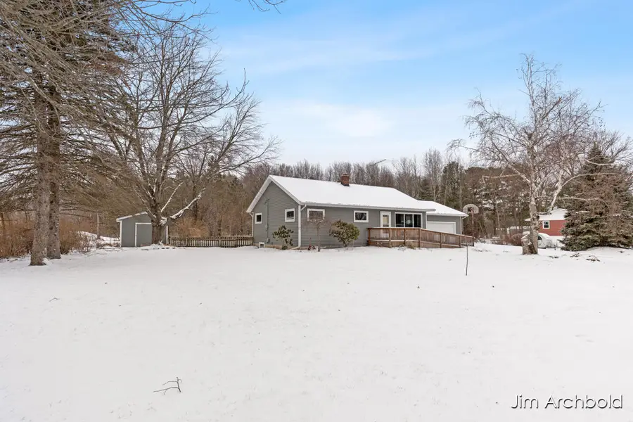 274 W Barton Street, Newaygo, MI 49337 - #3
