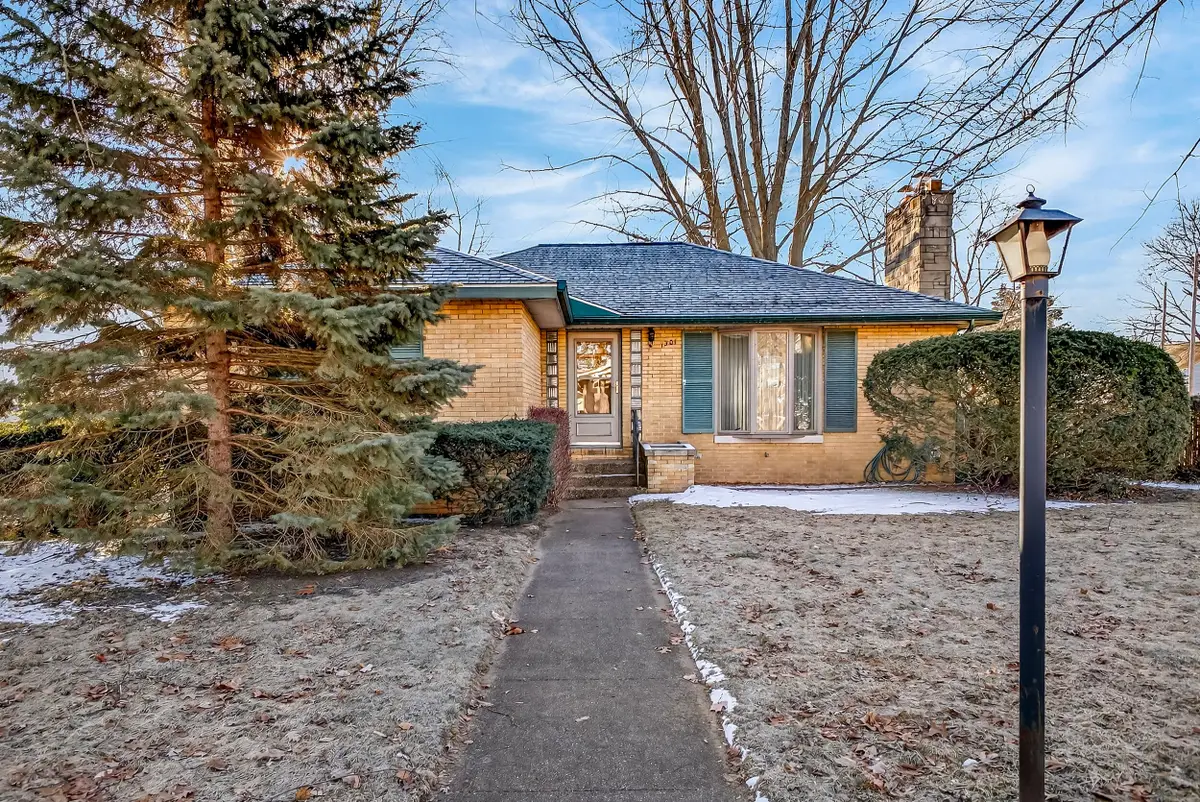 1201 Mills Avenue, Muskegon, MI 49445 - #1