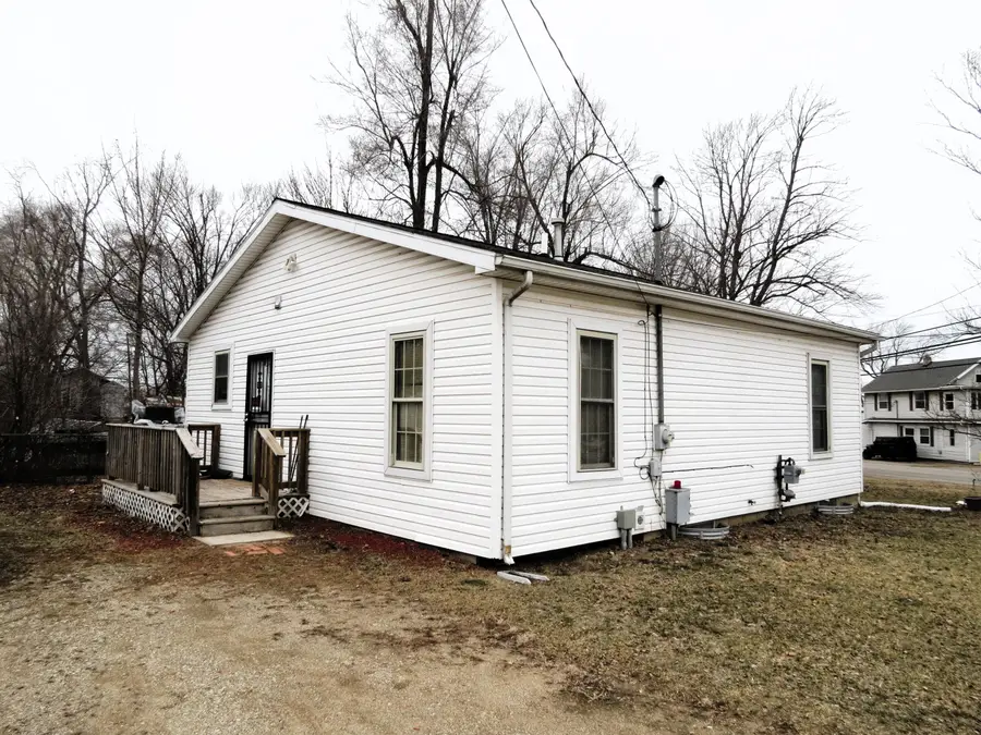 1113 E South Street, Jackson, MI 49203 - #2