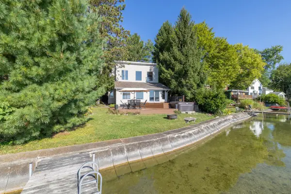 24199 N Shore Drive, Edwardsburg, MI 49112