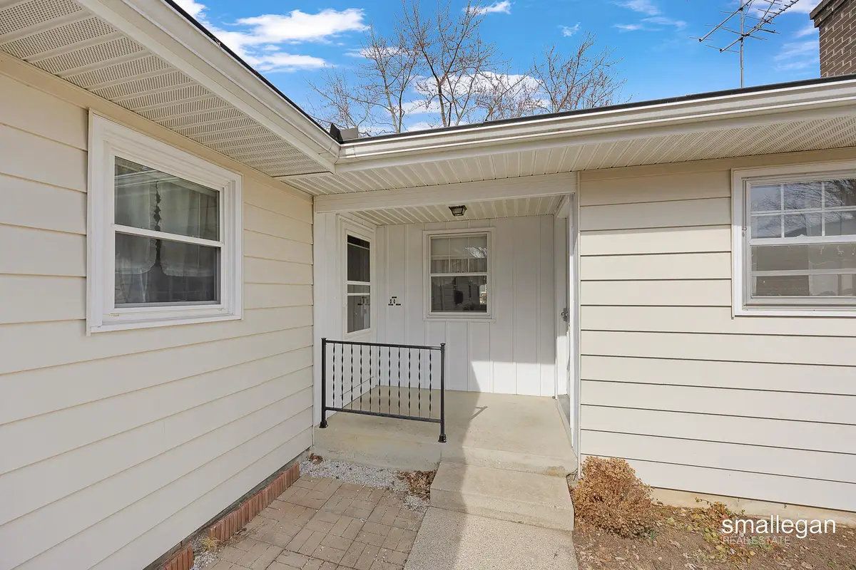 631 Blue Ash Drive Se, Kentwood, MI 49548 - #1