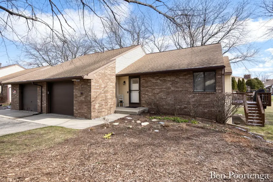 4296 Indian Spring Drive Sw, Grandville, MI 49418 - #2