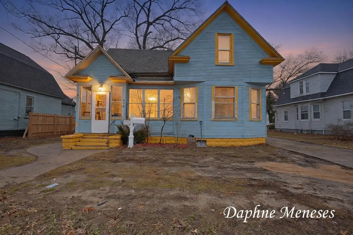 594 E Apple Avenue, Muskegon, MI 49442 - #1