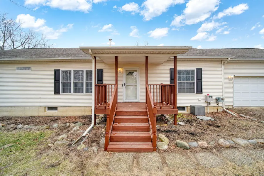 340 S Union Street, Grass Lake, MI 49240 - #3