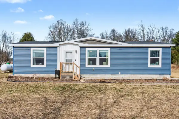 55178 County Road 384, Grand Junction, MI 49056
