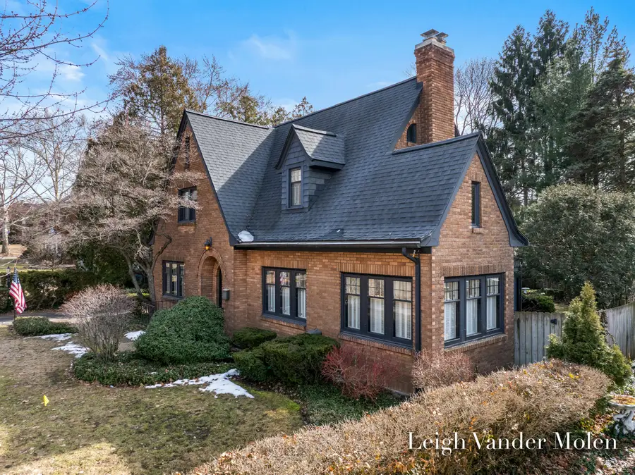 414 Cheshire Drive Ne, Grand Rapids, MI 49505 - #3