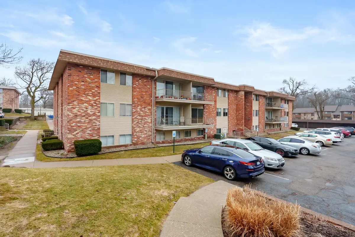 734 W Kilgore Road #208, Kalamazoo, MI 49008 - #1