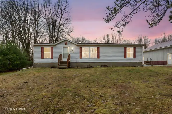 9433 8 Mile Road, Mecosta, MI 49332