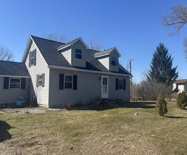 5242 Wolf Lake Road, Grass Lake, MI 49240