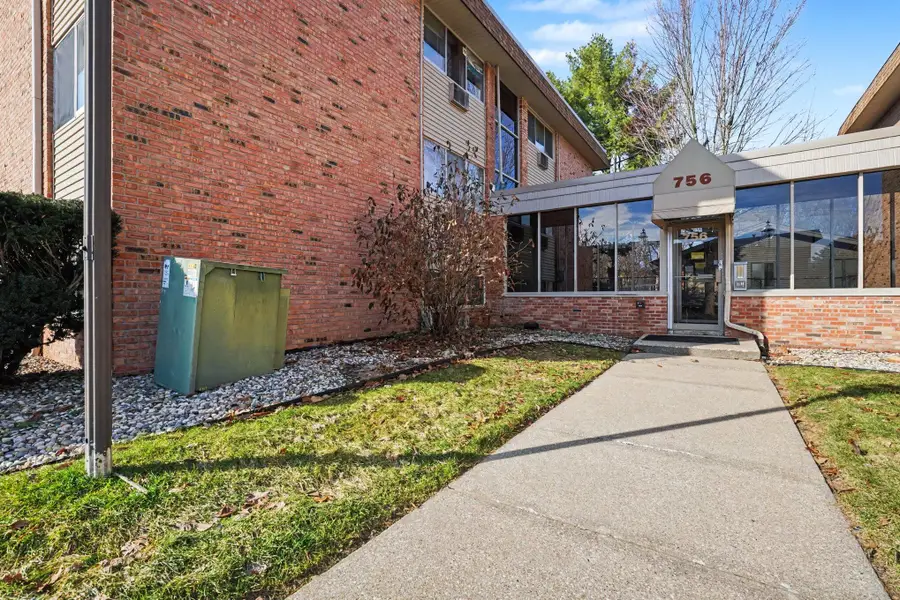 756 W Kilgore Road #302, Kalamazoo, MI 49008 - #2