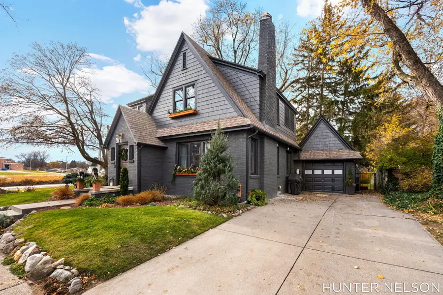 519 S 7th Street, Grand Haven, MI 49417 - #3