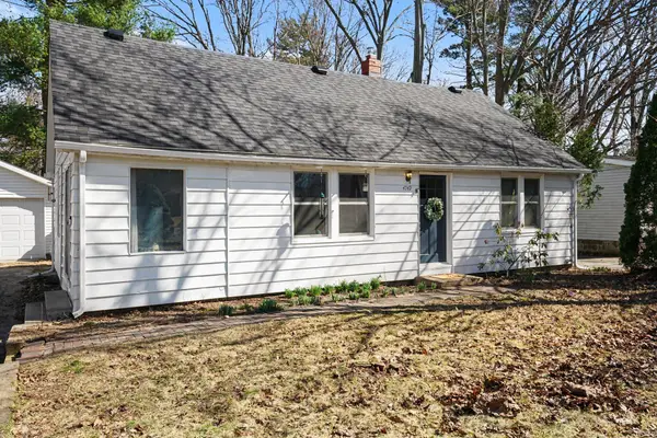 4749 Wil-o-paw Drive, Coloma, MI 49038