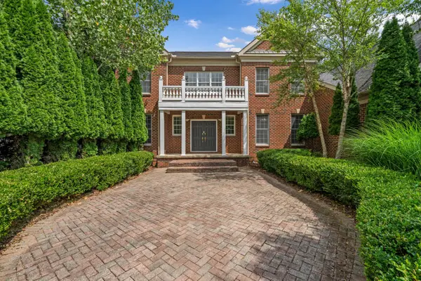 2086 Autumn Hill Drive, Ann Arbor, MI 48103