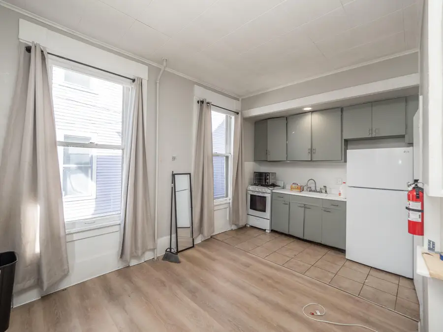 830 W Main Street, Kalamazoo, MI 49006 - #2