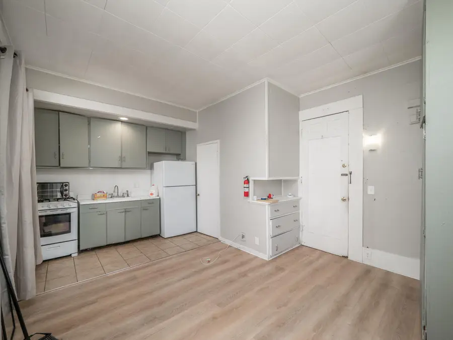 830 W Main Street, Kalamazoo, MI 49006 - #3