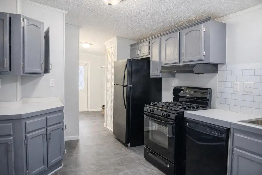 141 N Mason Avenue N, Battle Creek, MI 49037 - #2