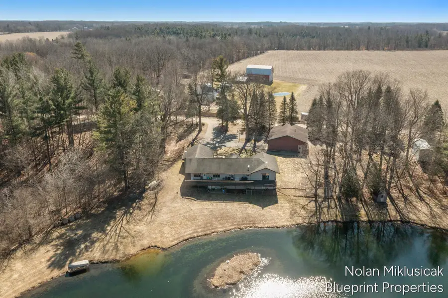 15342 W Almy, Howard City, MI 49329 - #2