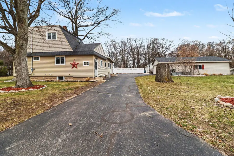 802 N Emily Street, Ludington, MI 49431 - #3