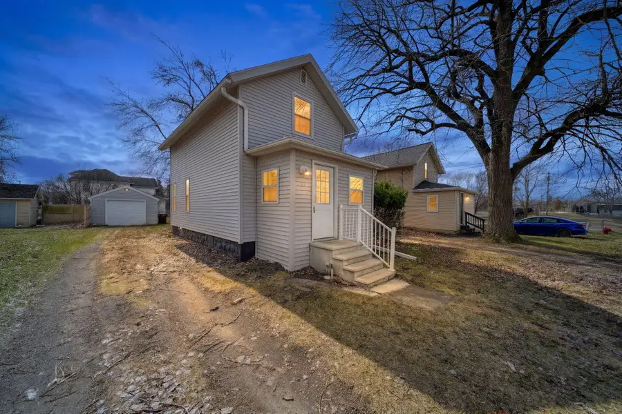 1811 Lewis Street, Jackson, MI 49203 - #2