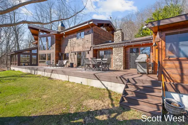 2870 Grand River Drive Ne, Grand Rapids, MI 49525