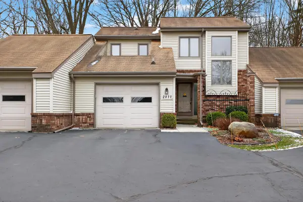 2811 S Wooddale Drive, Jackson, MI 49203