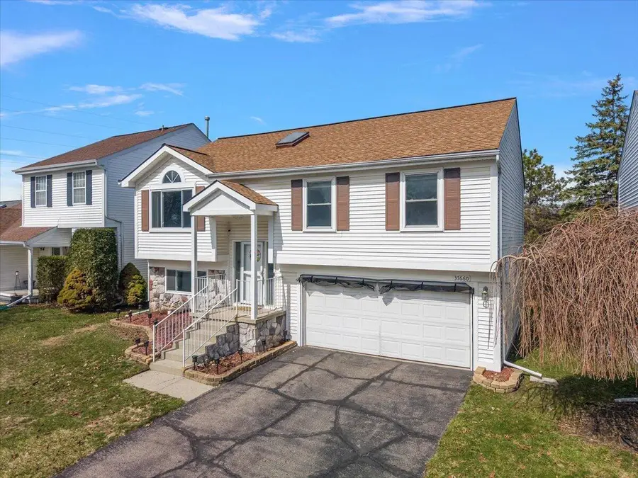 37660 N Butler Circle, Westland, MI 48186 - #2